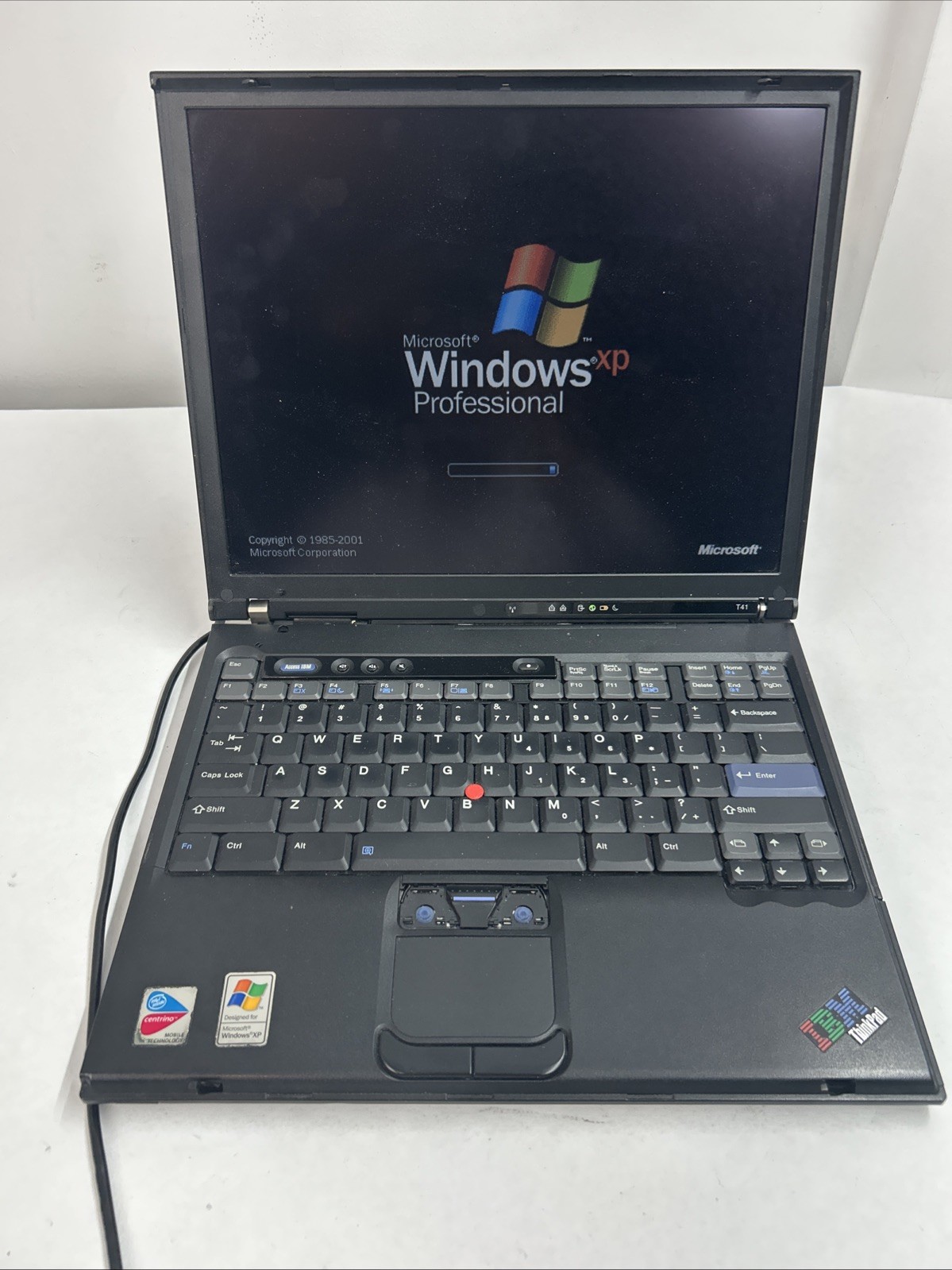 IBM ThinkPad T41 2379 Win XP 34GB HD/768MB RAM/1.6  — Pentium M 32 Bit + Charger