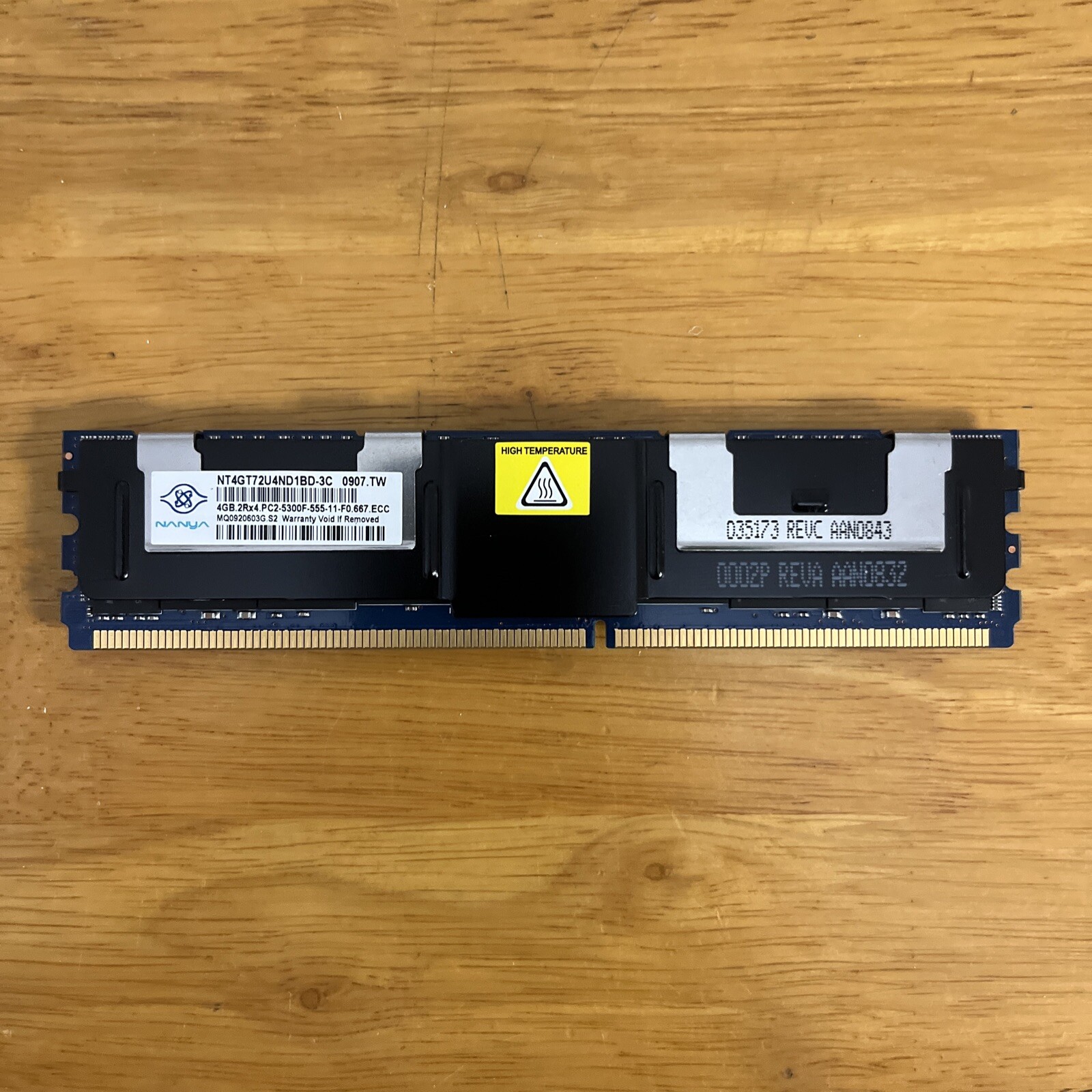 Nanya 4gb 2Rx4 PC2-5300F-555-11-F0.667.ECC NT4GT72U4ND1BD-3C