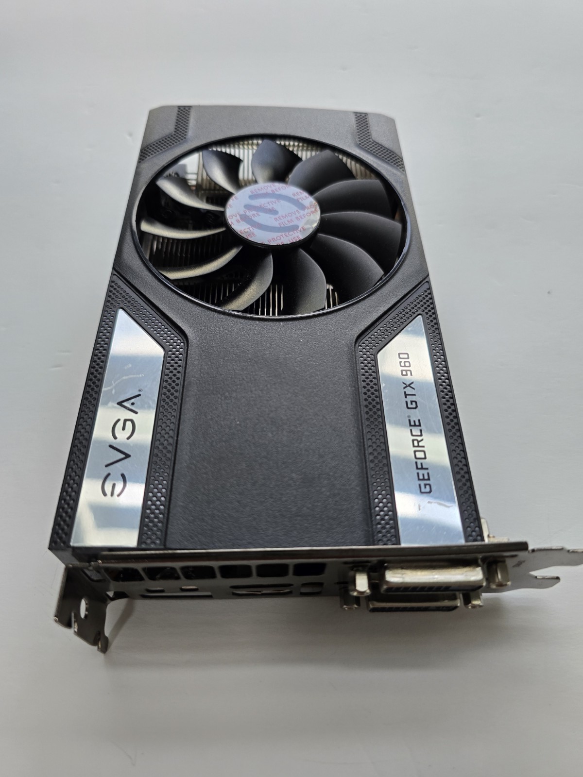 EVGA nVidia GeForce GTX 960 GPU 4GB GDDR5 04G-P4-3962-KR Video Graphics Card