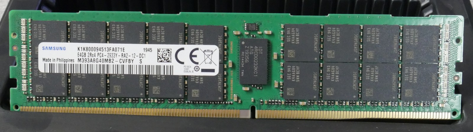 Server Memory: Samsung 64GB 2Rx4 DDR4 PC4-2933Y 23466MHz ECC M393A8G40MB2-CVFBY