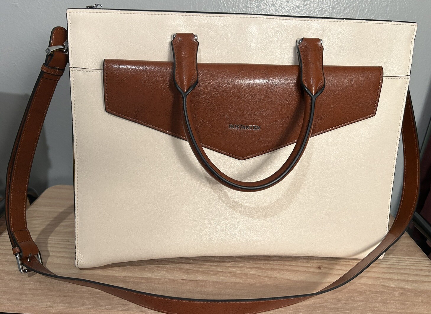 BOSTANTEN White Leather Briefcase Laptop Bag. Gorgeous Clean Minor wear