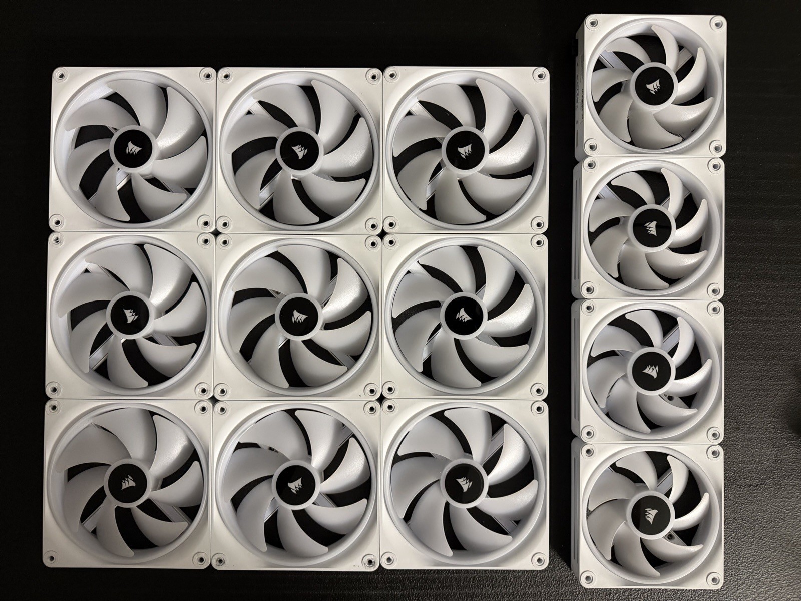 Corsair QX140mm And Corsair QX120mm Fans 9 total fans. EXCELLENT CONDITION
