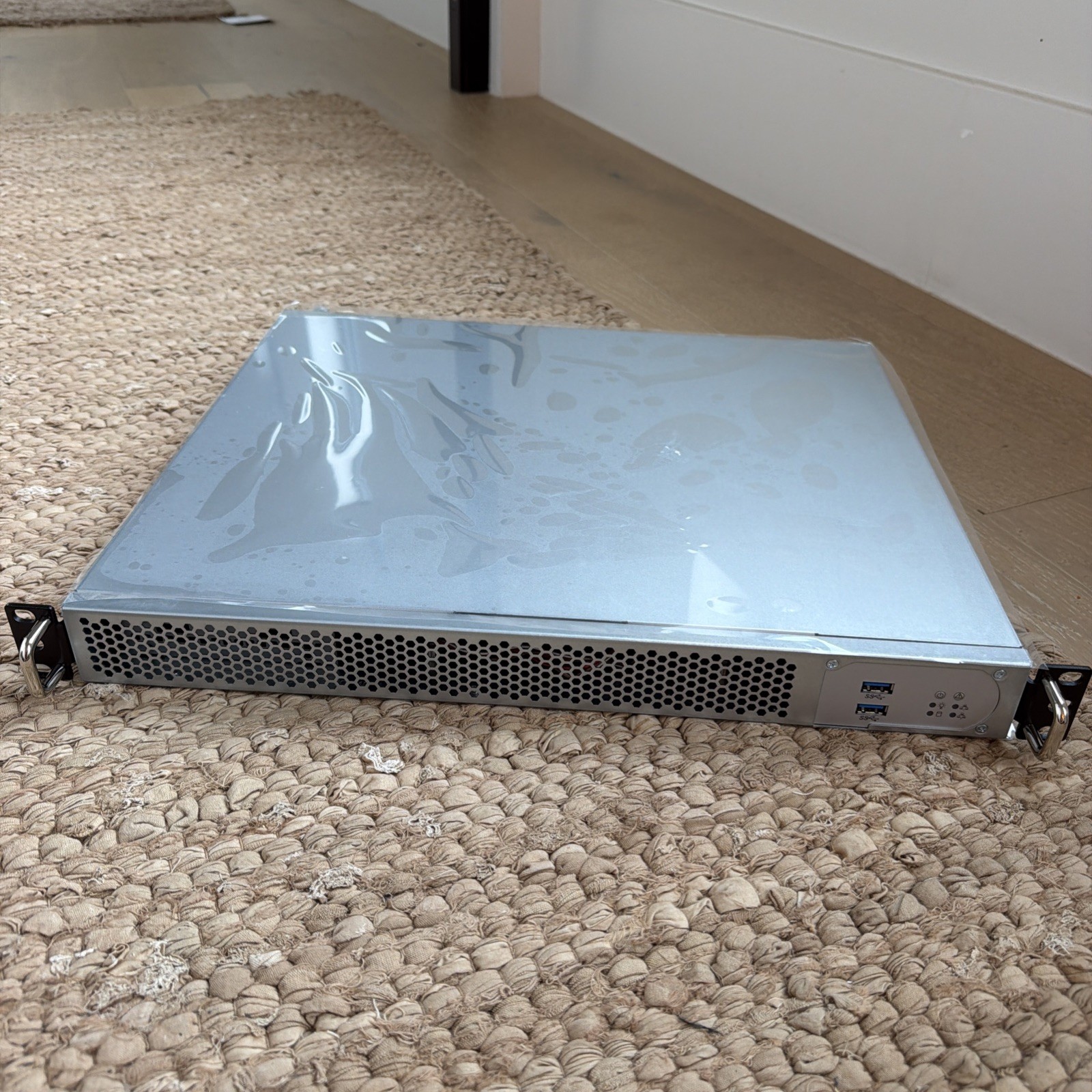 In Win IW-RF100-S315 1U Short-depth Rackmount Server Chassis with Single 315W Po
