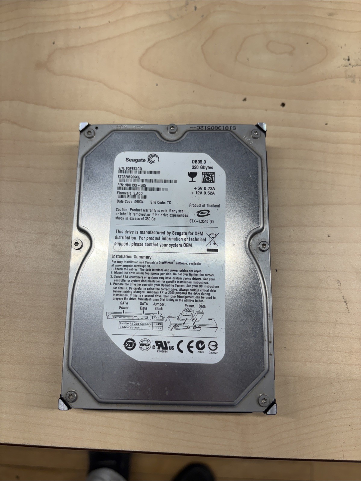 Seagate ST3320820SCE P/N: 9BK13G-180 F/W: 3.ACE 320GB WU