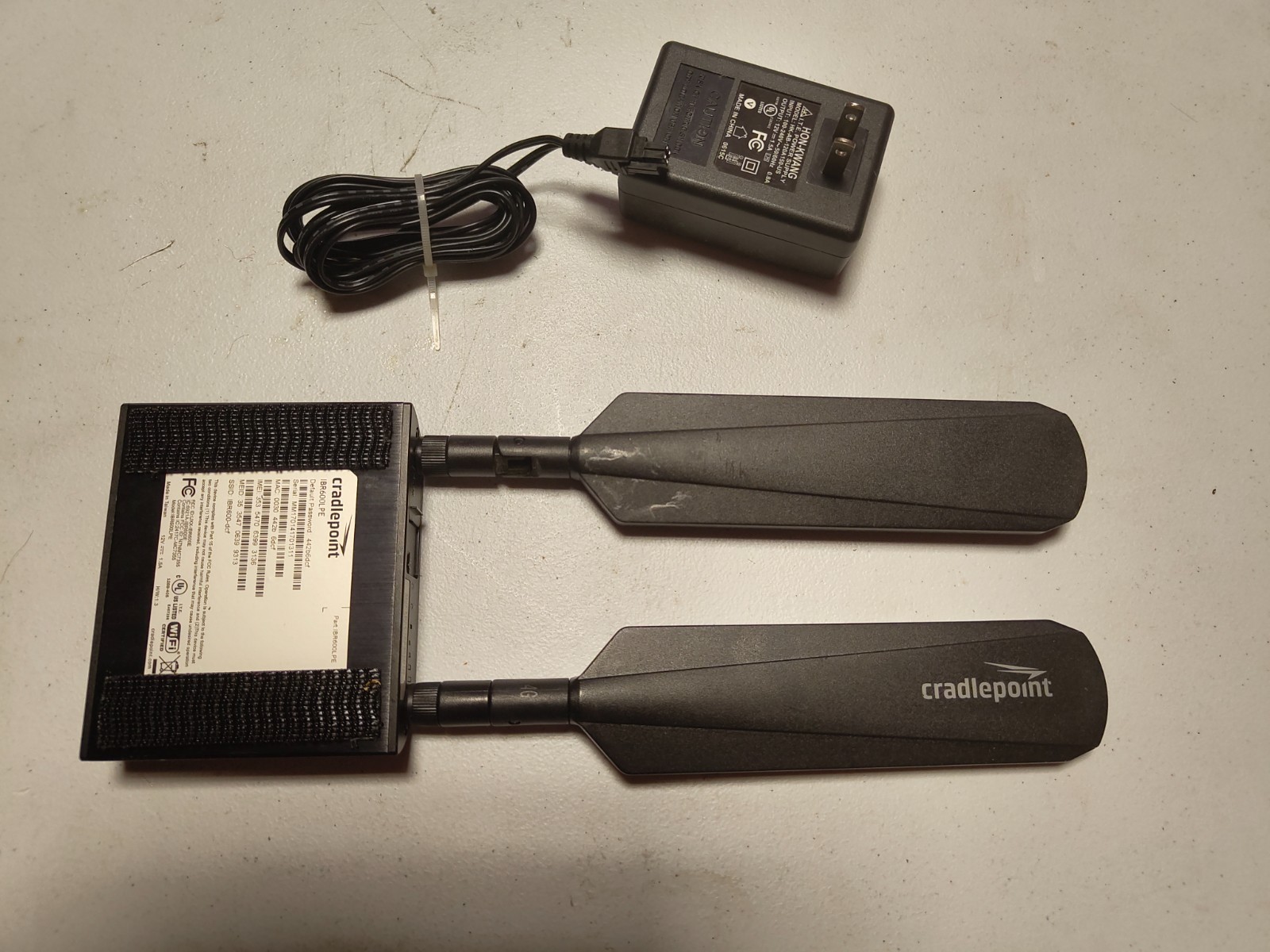 Cradlepoint IBR600LPE Mobile Wireless Access Point W/Antenna With AC Power
