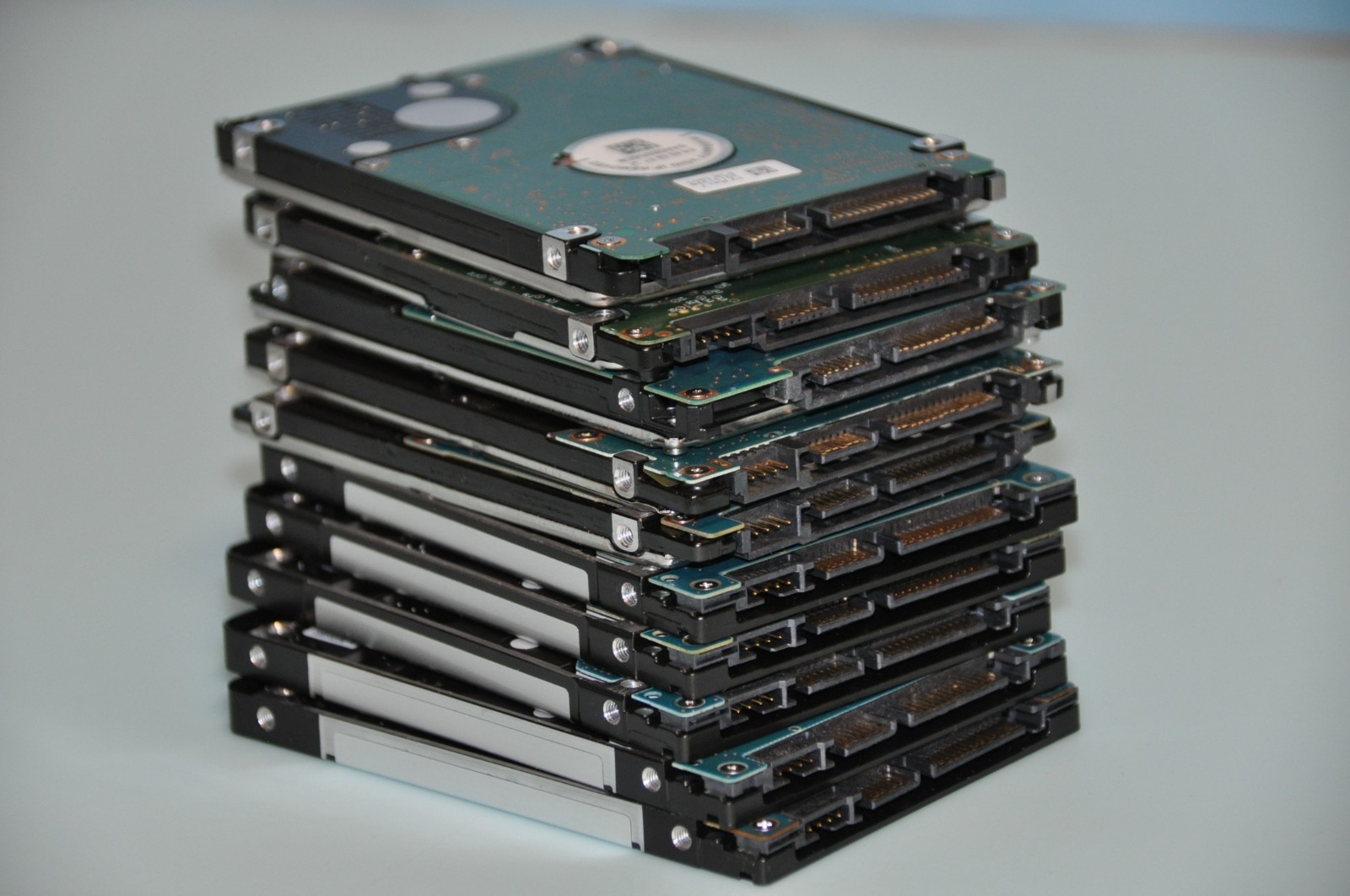 (Lot of 10) 750GB 2.5 in HDD Laptop SATA Hard Drives -(For Parts or Repair) /SC2