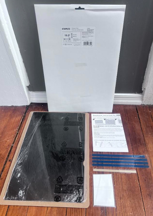 Staples 41939 Laptop 19" Widescreen Privacy Screen Filter Black