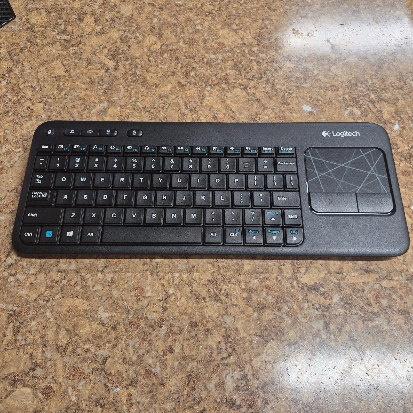 Logitech K400r Wireless Touchpad Keyboard Black W/ Dongle Tested
