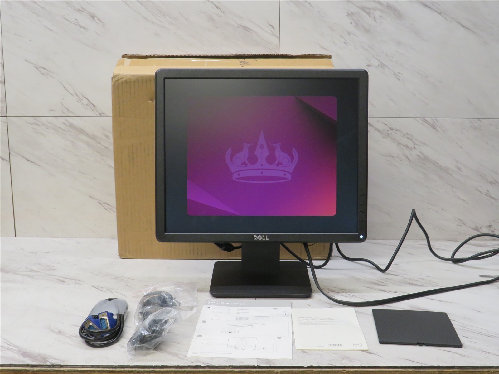 NEW Dell E1715S 17" LED LCD SXGA Business Monitor 1280x1024 5:4 VGA DP w/ Stand