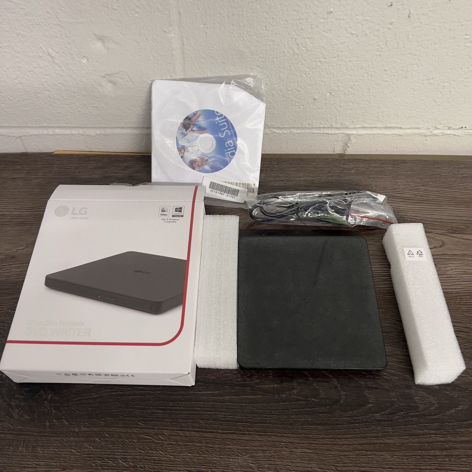 LG GP63EX70 Slim Portable External DVD Writer USB Mac Windows Black