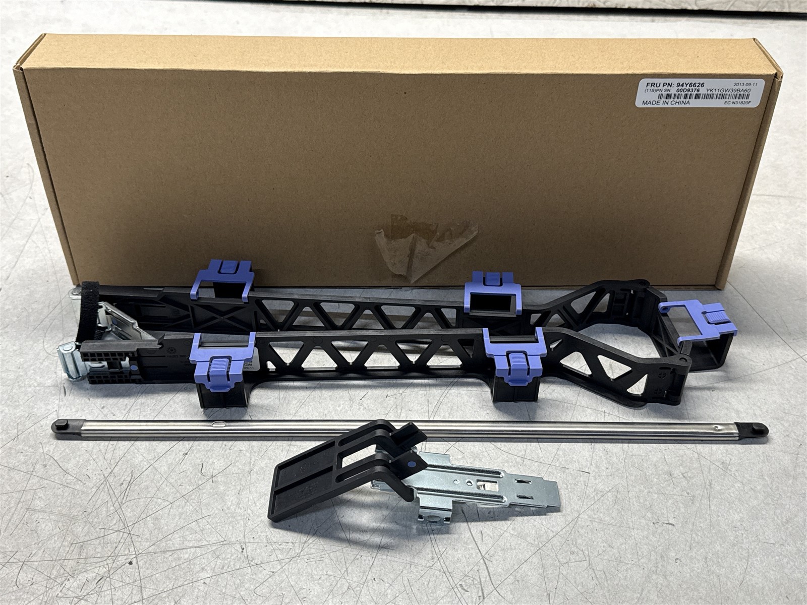 IBM 94Y6626 CABLE MGMT ARMKIT X3550 X3650 X3750 SERVERS NEW OPEN BOX 00D9376