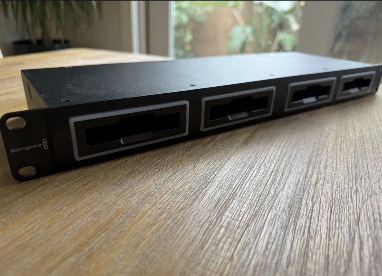 Blackmagic Design MultiDock 10G Super Fast Rack Mount 4-Slot USB-C Disk Dock