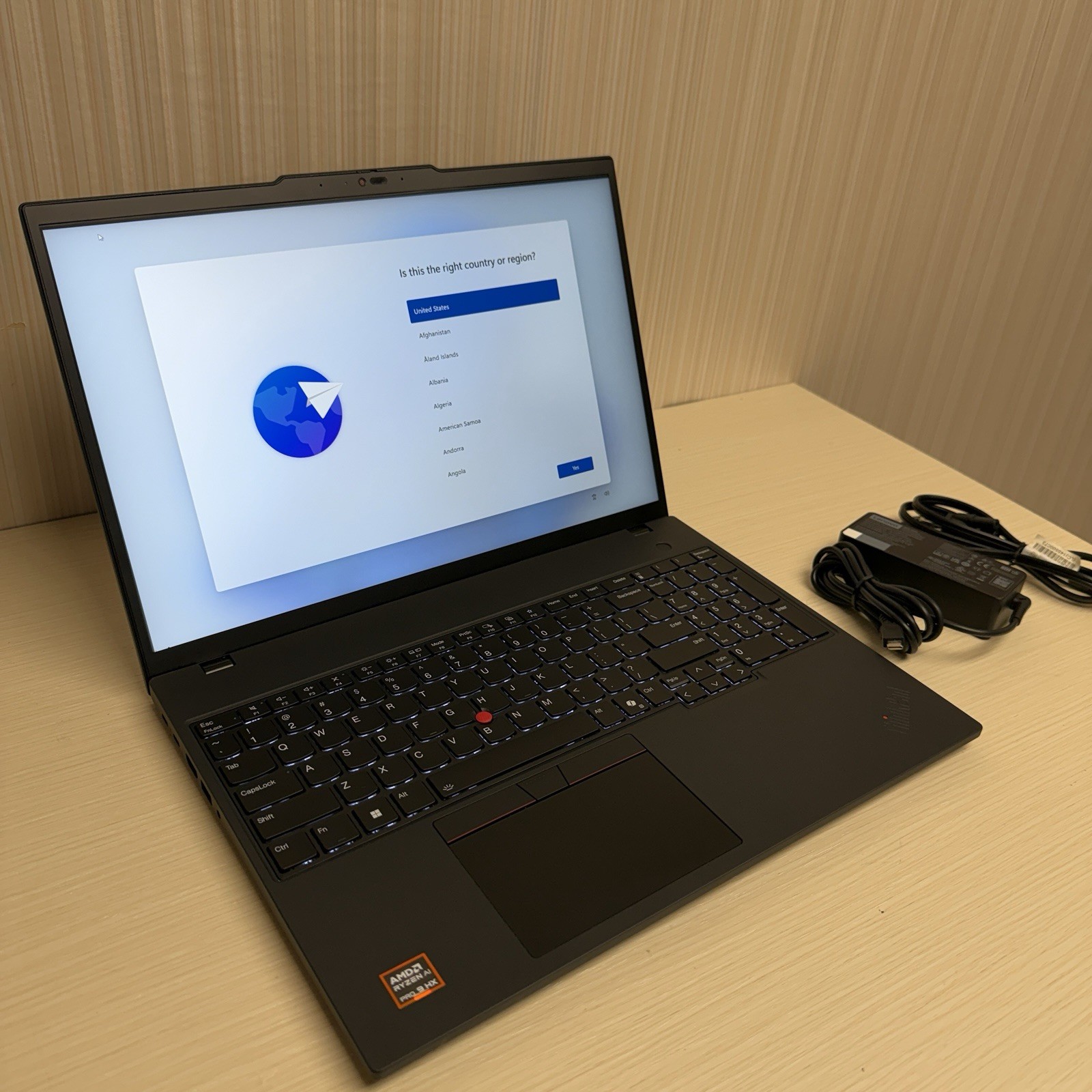 Lenovo Thinkpad P16s Gen 4 Ryzen AI 9 HX Pro 370 96GB RAM 2TB SSD 16" Win11 Pro