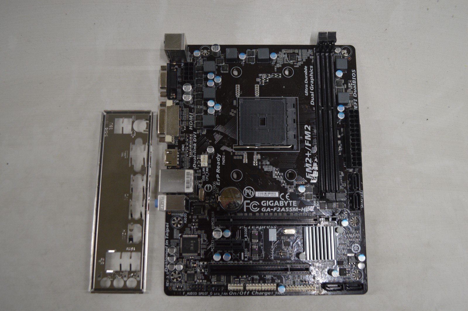GIGABYTE GA-F2A55M-HD2 AMD A55 FM2+ DDR3 MicroATX Motherboard w I/O Shield