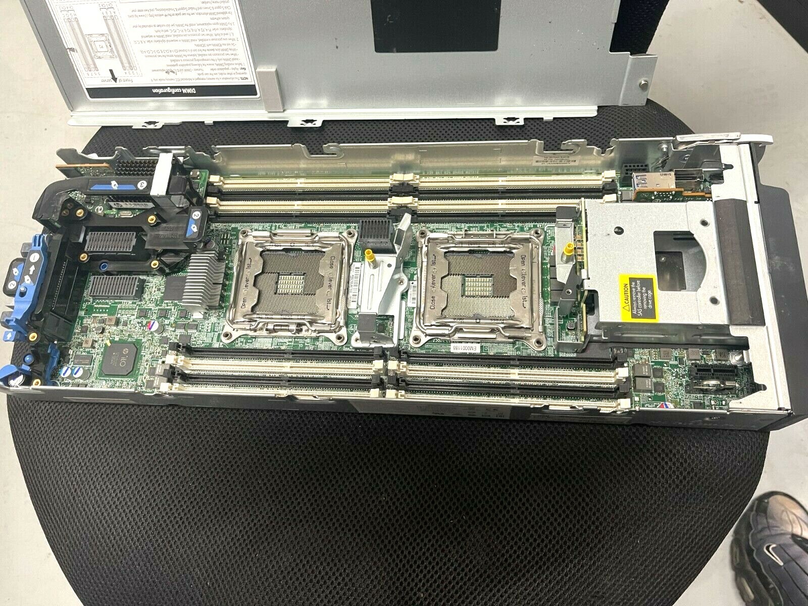 HP 727021-B21 ProLiant BL460c Gen9 Blade /NO RAM Processor HDD or Smart Array