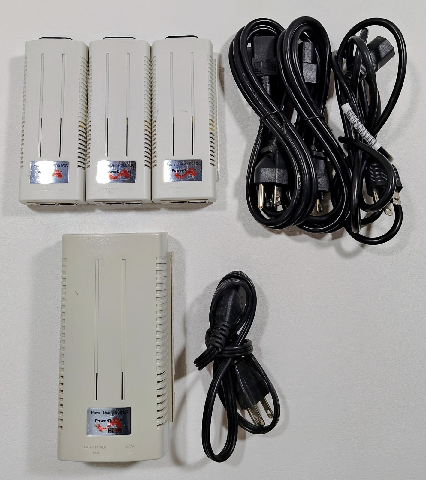 LOT OF 4 POWERDSINE PoE INJECTORS (3) 3001GC + (1) 9001G with Power Cords