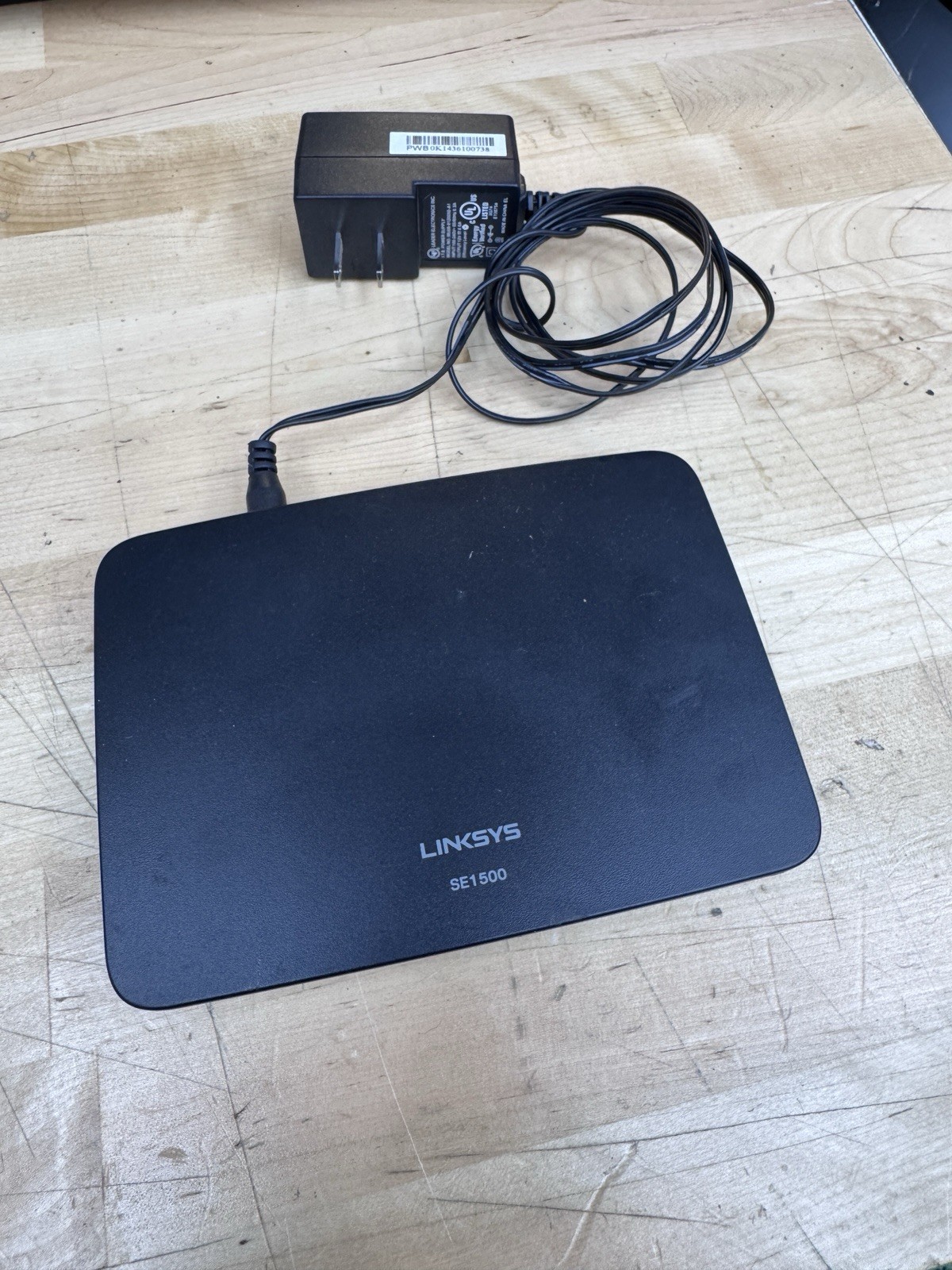 Linksys  (SE1500) 5-Port-Ports External Ethernet Switch - USED