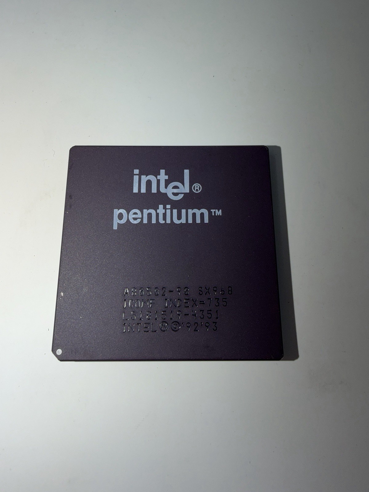 Vintage Intel Pentium 90MHz CPU A80502-90 SX968 Gold Pin Ceramic Processor