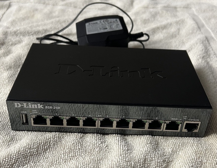D-Link DSR-250 C1 8-PORT Gigabit VPN Unified Services Router Updated Tested