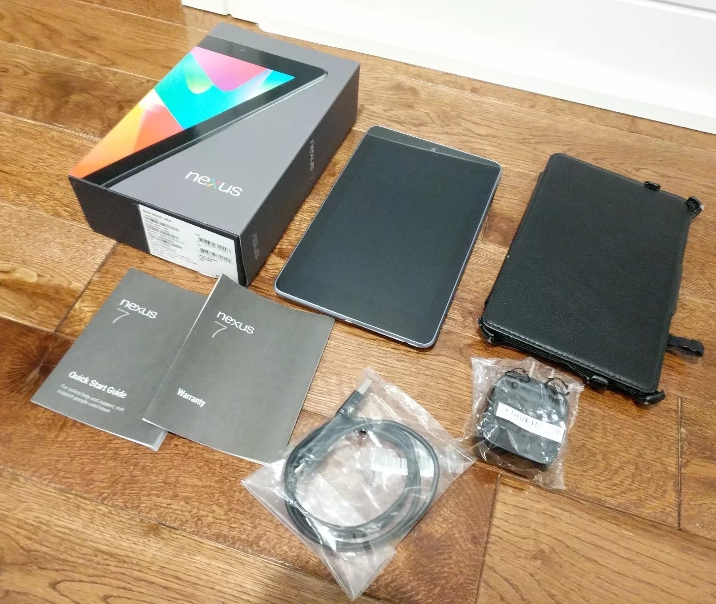 ASUS Google Nexus 7 2012 32GB with leather magnetic case & original box