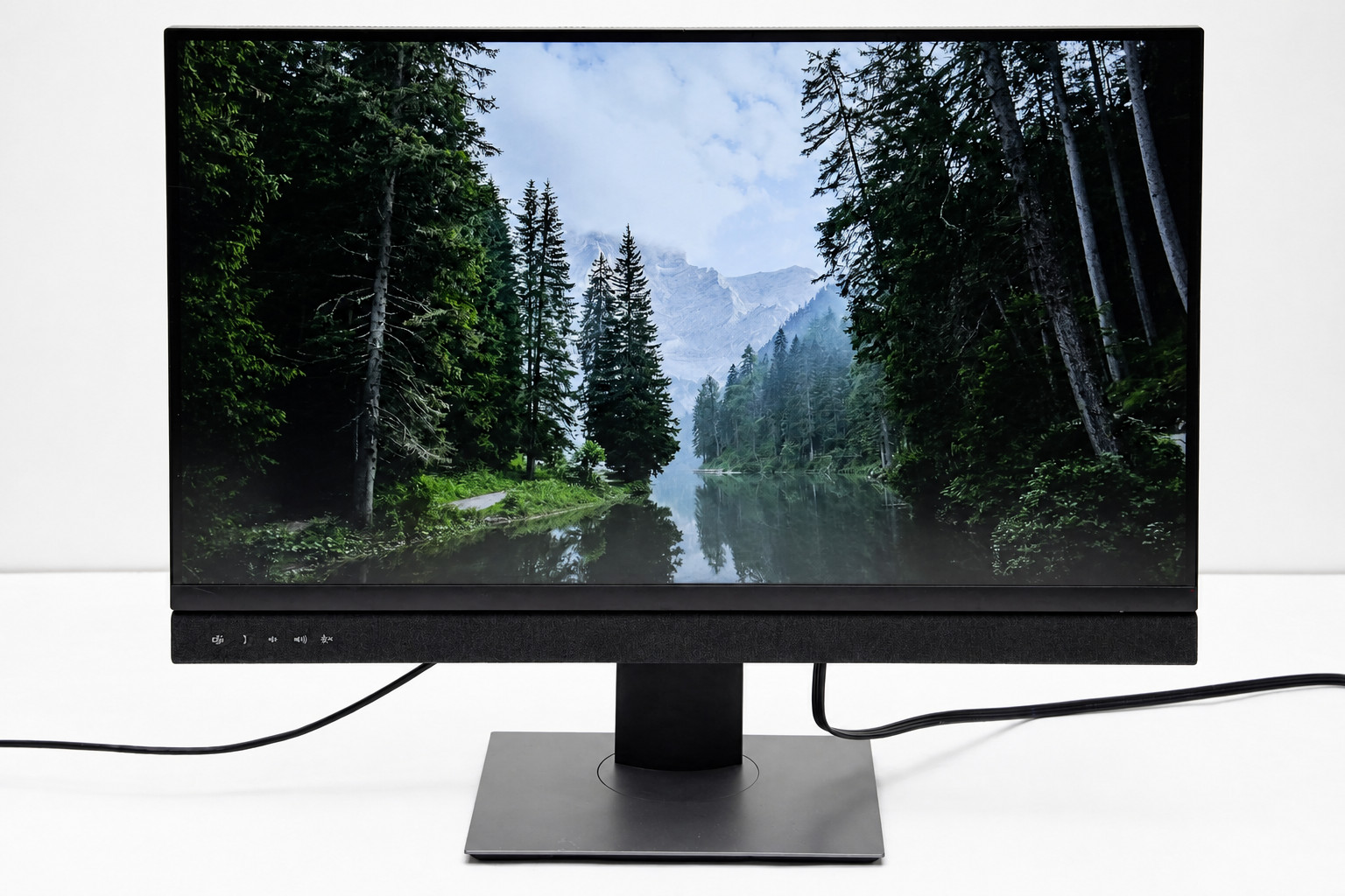 Dell C2722DE 27in QHD 2560x1440 USB-C Webcam Video Conferencing Monitor + Stand