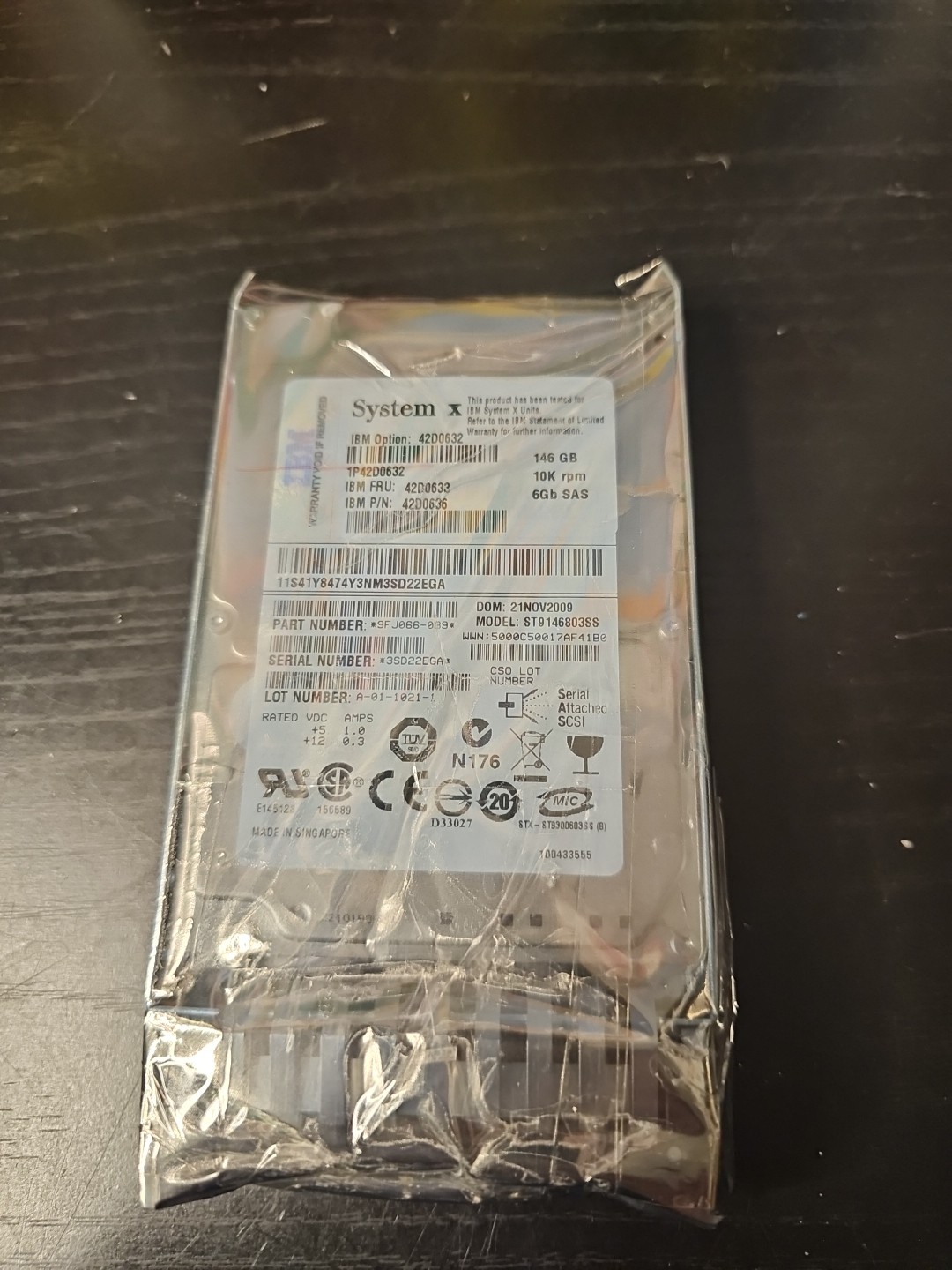 42D0423 IBM 146-GB 2.5 SFF SAS  9FJ066-039 W/ Caddy
