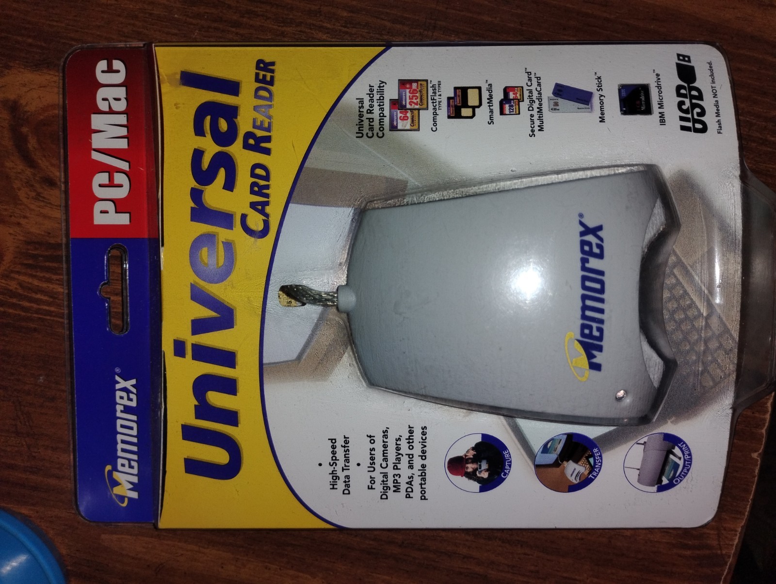 Memorex PC/MAC Universal Card Reader 3250-8240 New Sealed