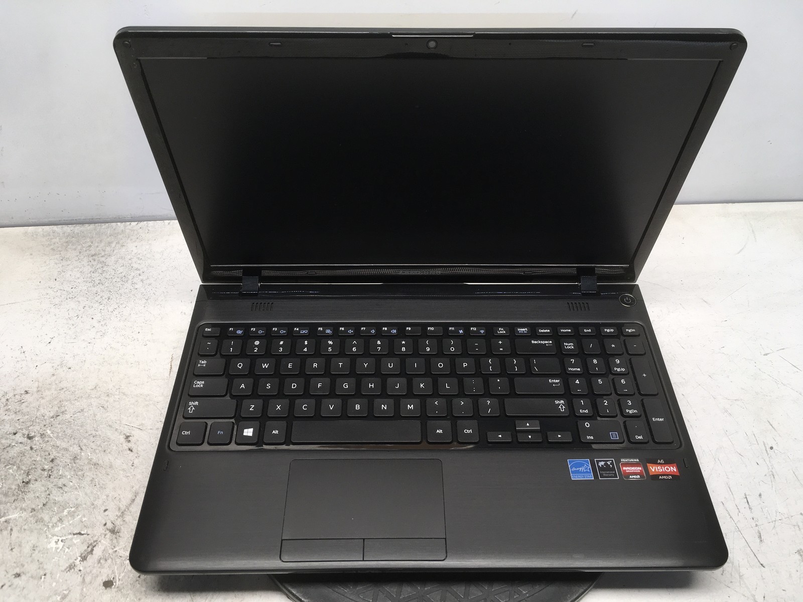 Samsung NP365E5C AMD A6-4400M 2.7GHz 4 GB NO HDD No Batt