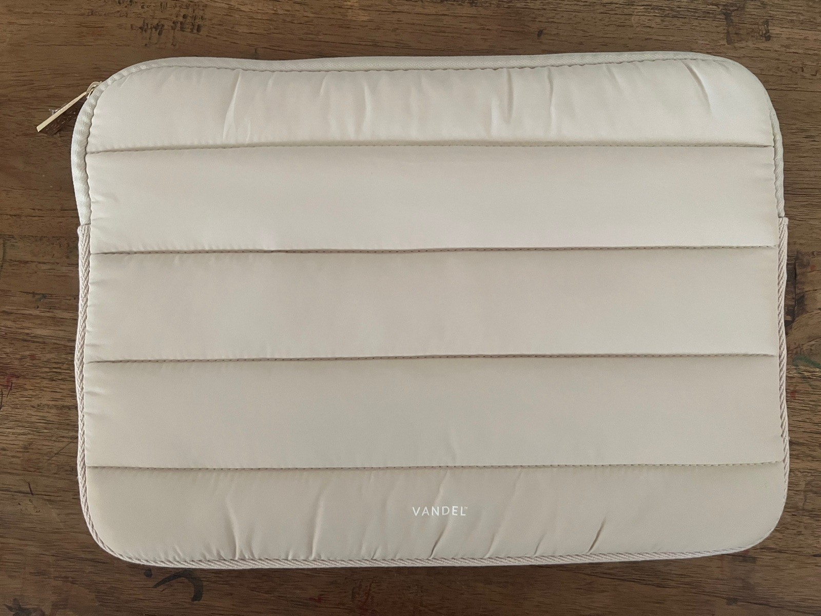 VANDEL Puffy Laptop Sleeve 13 Inch for Women and Men NWOT