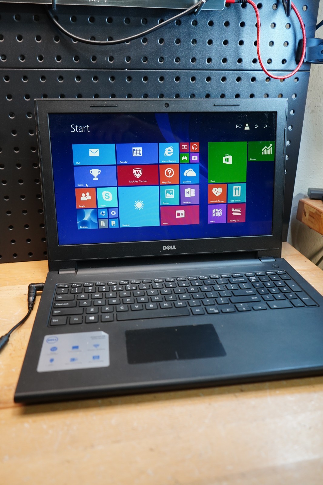 (S) Dell Inspiron 15 3542 i3-4005U 1.7GHz 4GB Windows 8.1 Laptop with Charger