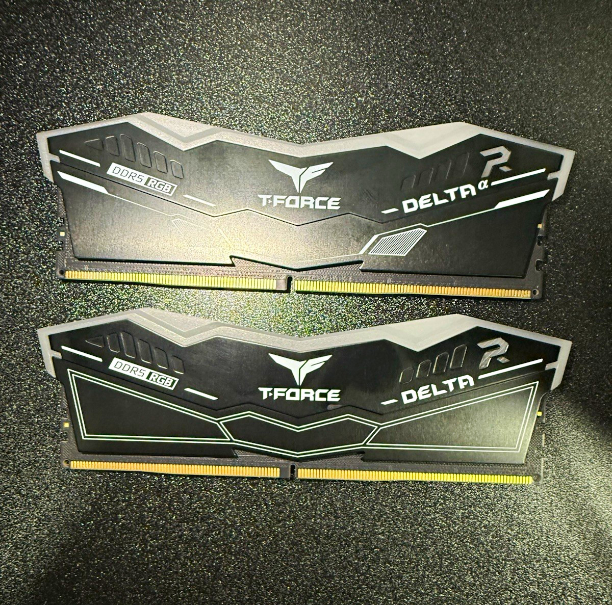TEAMGROUP T-FORCE DELTA RGB 32GB (2x16GB) DDR5-6000 UDIMM RAM