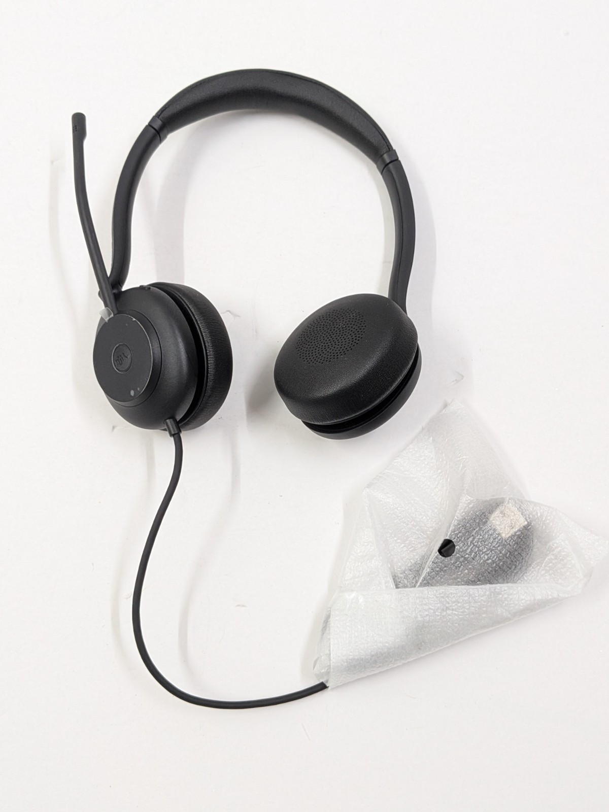 Yealink UH35 Plus Bluetooth Headset with USB-C/A adapter