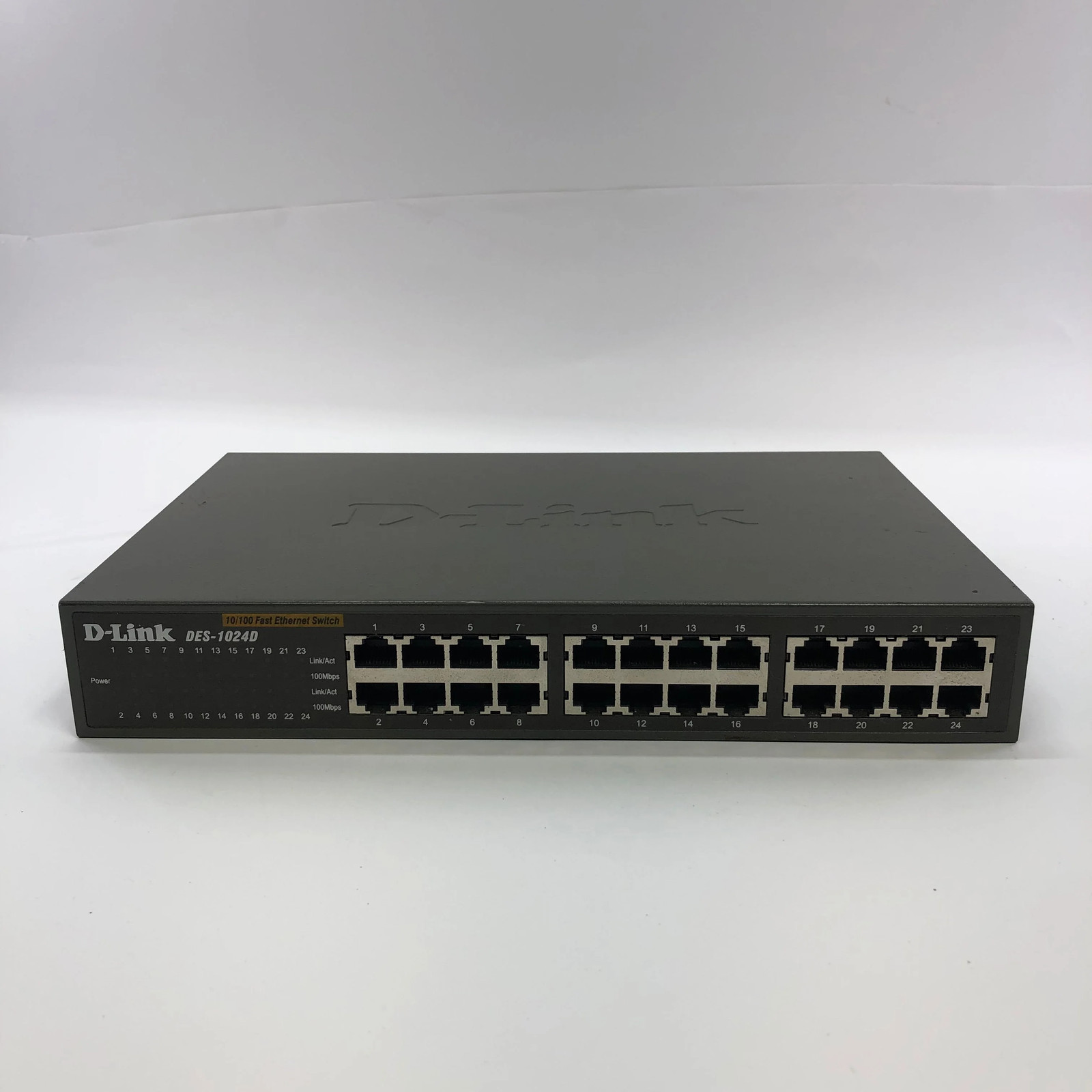 D-Link DES-1024D 24-Port 10/100 Switch Rack-Mountable Fast Ethernet