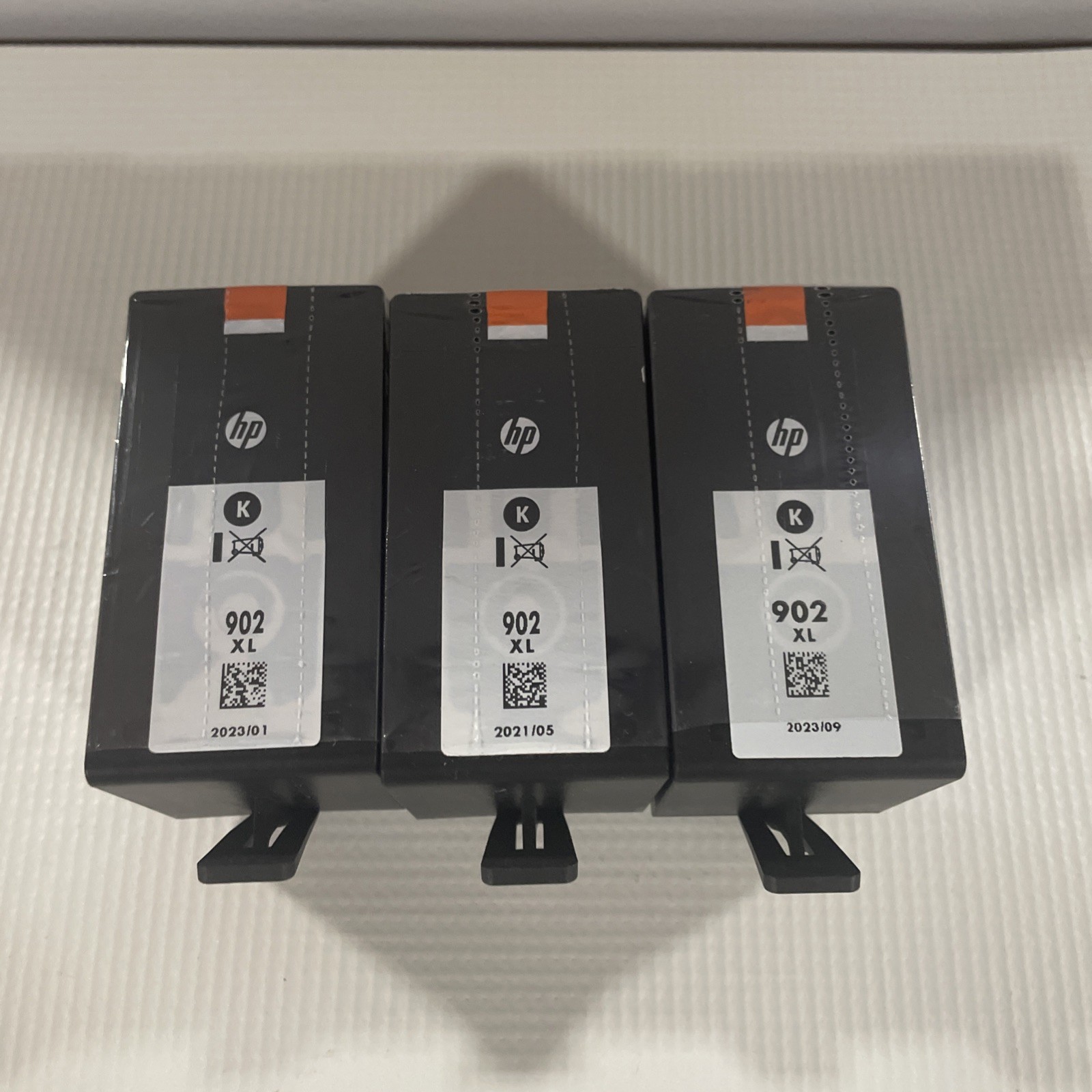 (1) ONE New Genuine HP 902XL (T6M14AN) Black Ink Cartridge Exp 2021-2023