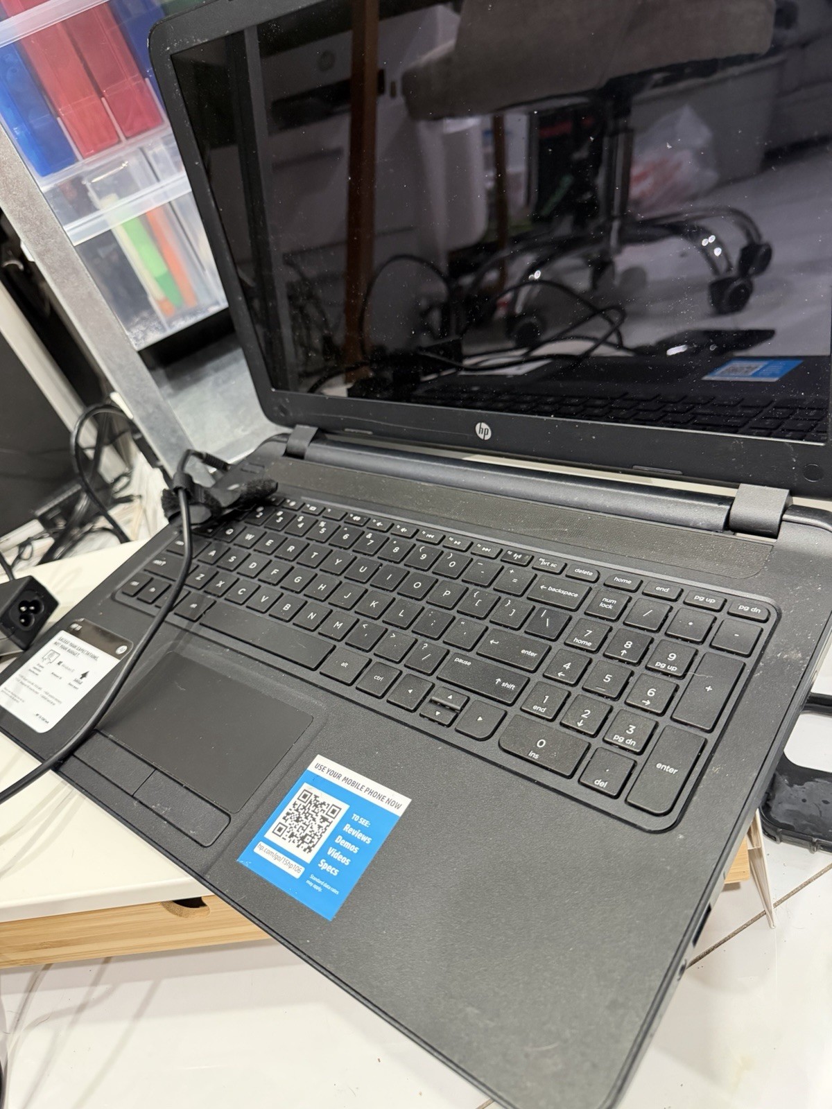 HP 15-f233wm Laptop For Parts/ Repairs, Boots to BIOS, No HDD, Cracked Screen