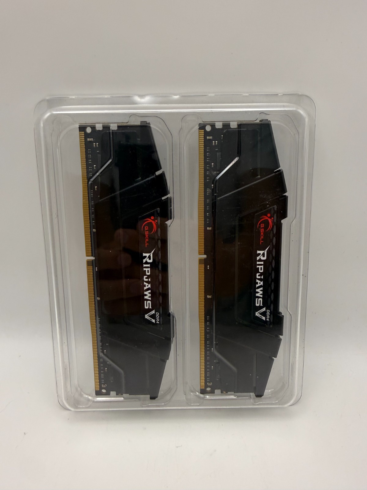 G.SKILL Ripjaws V 32GB (2 x 16GB) DDR4 3200MHz Desktop RAM Kit F4-3200C16D-32GVK