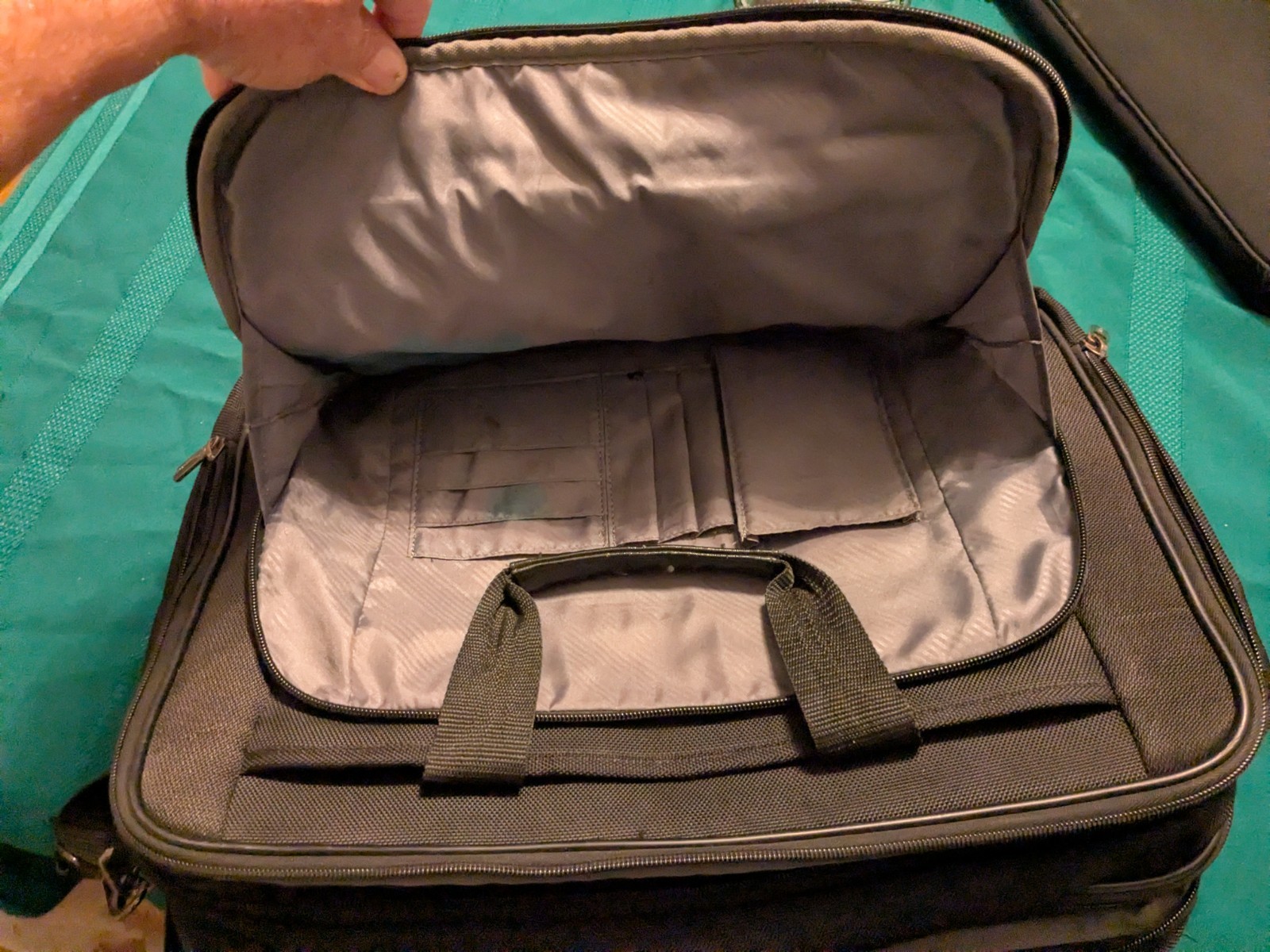 Samsonite EZ-SCAN Black Shoulder Bag for 15 in Laptop, Padded, Partitions