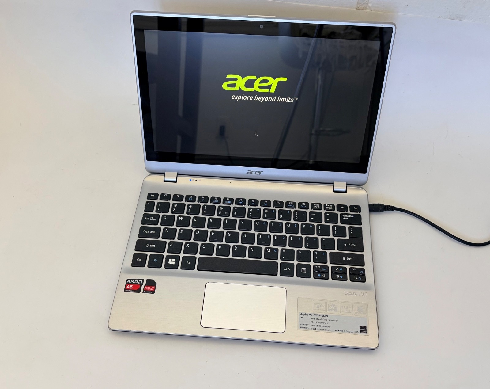 Acer Aspire V5-122P 11.6" Touch AMD A6-1450 4GB 500GB Win8  READ