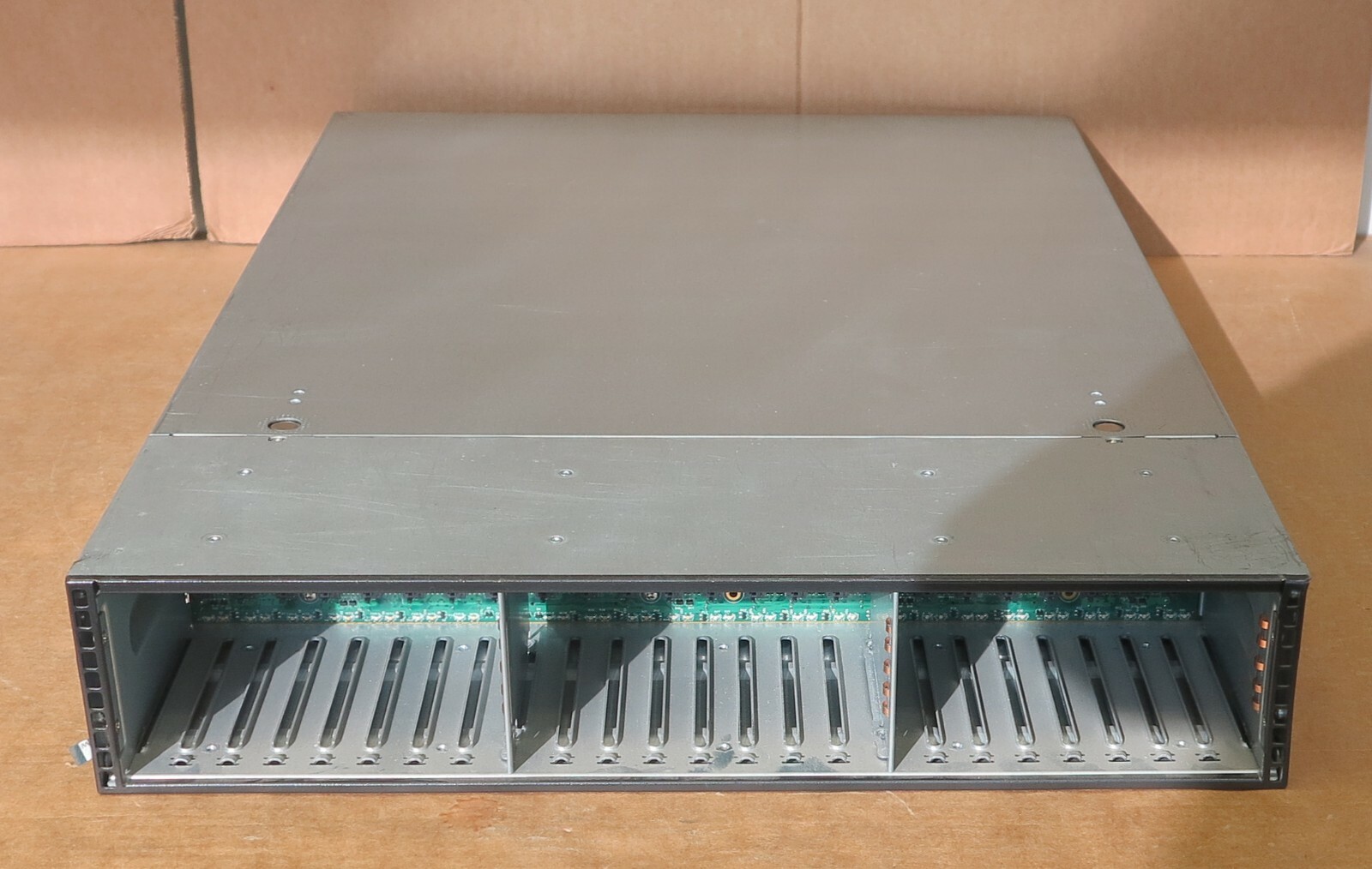 Supermicro SuperChassis CSE-216 24x 2.5" 2x 900W PSU 2U RAID Rack Server