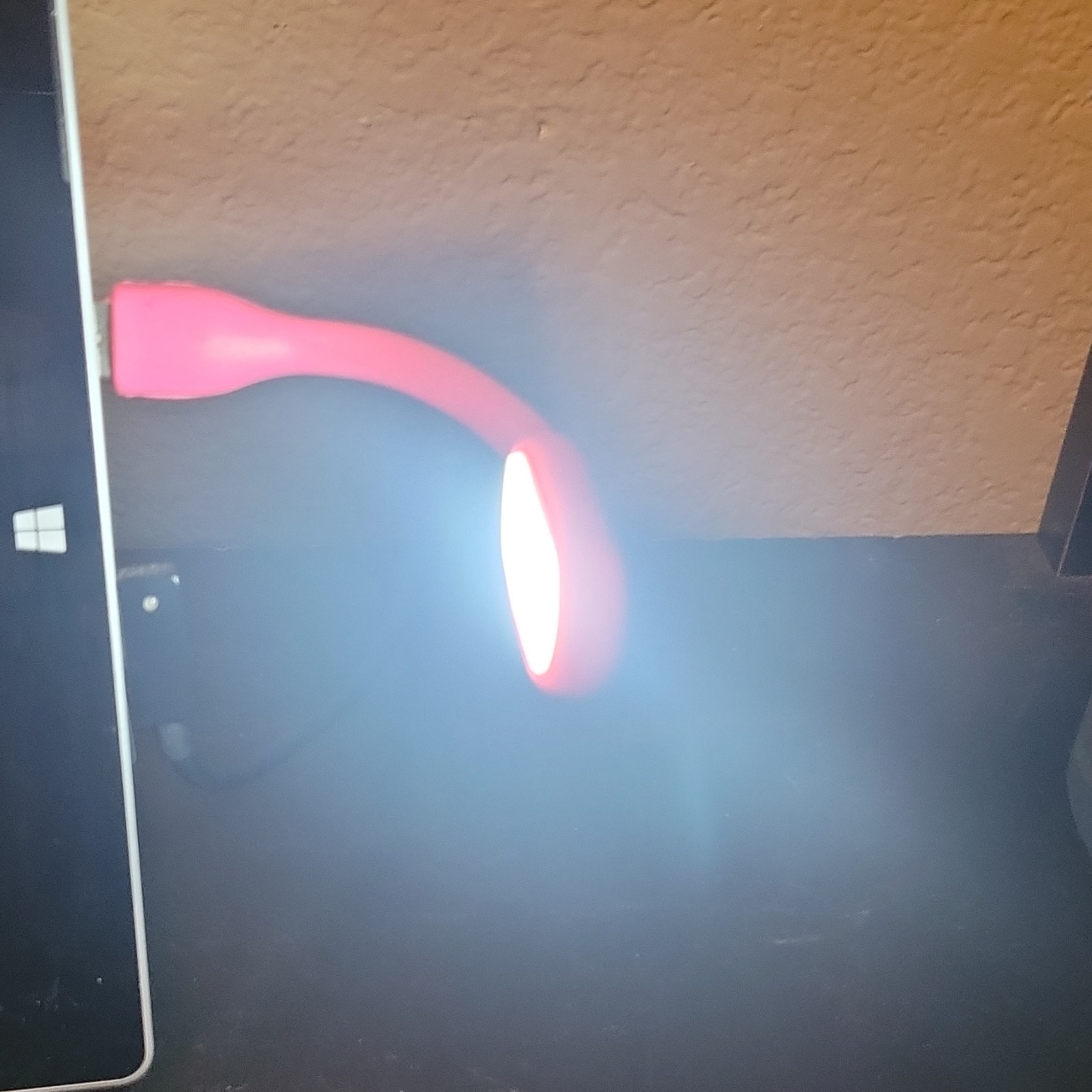Pink/White USB 2.0 Flexible Neck USB LED Light Lamp, USB-A Plug Powered