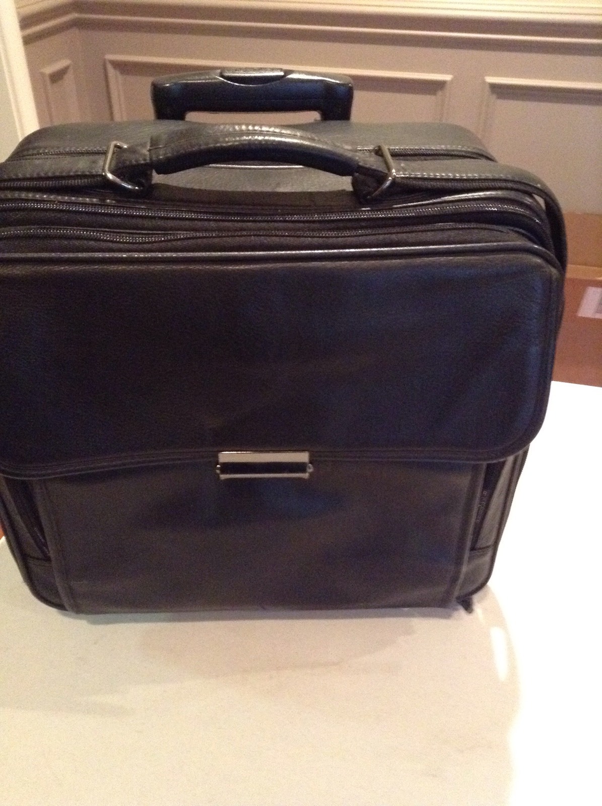 Solo Black Leather Rolling Laptop Case 1870-4