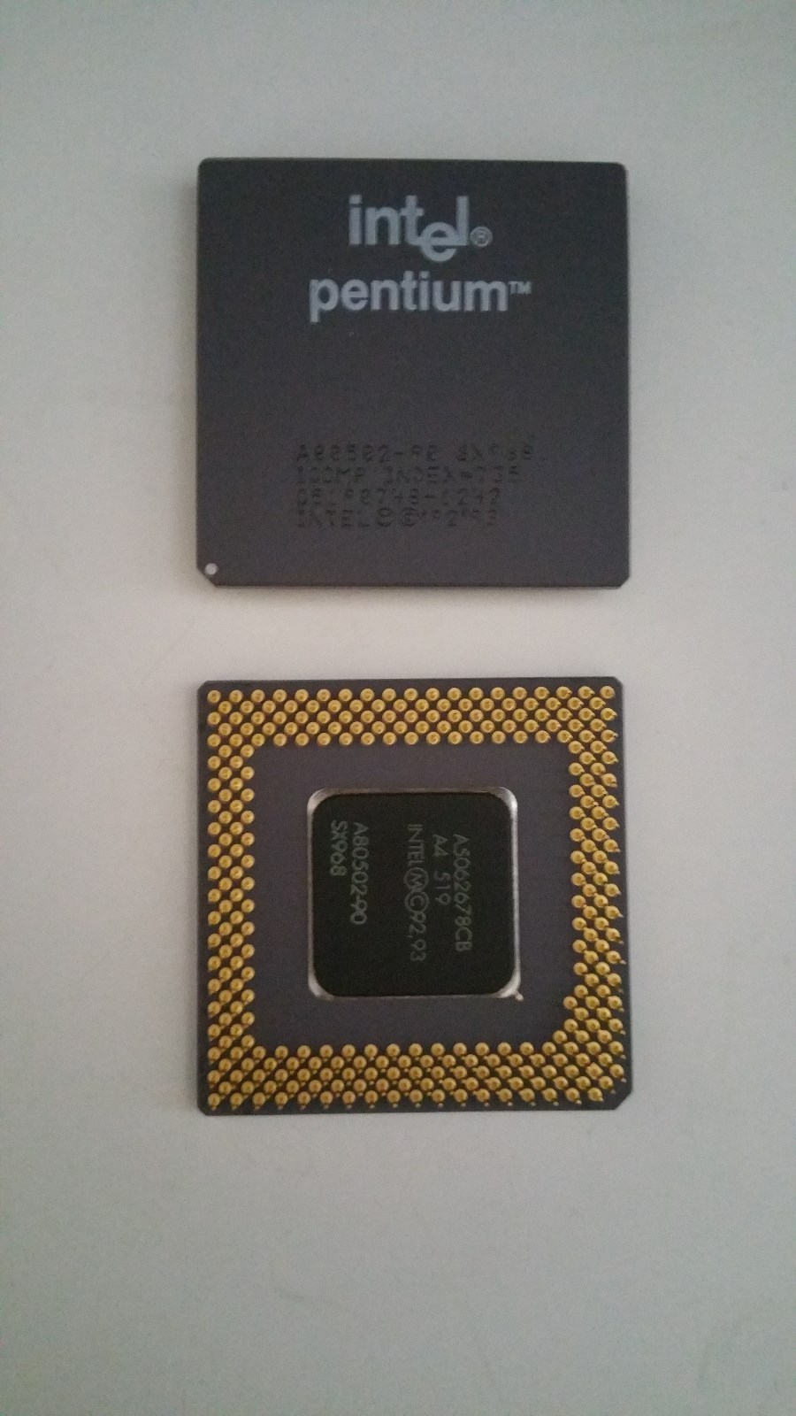 Vintage Intel Pentium 90 Mhz New ,Gold Bottom Pins, Never installed