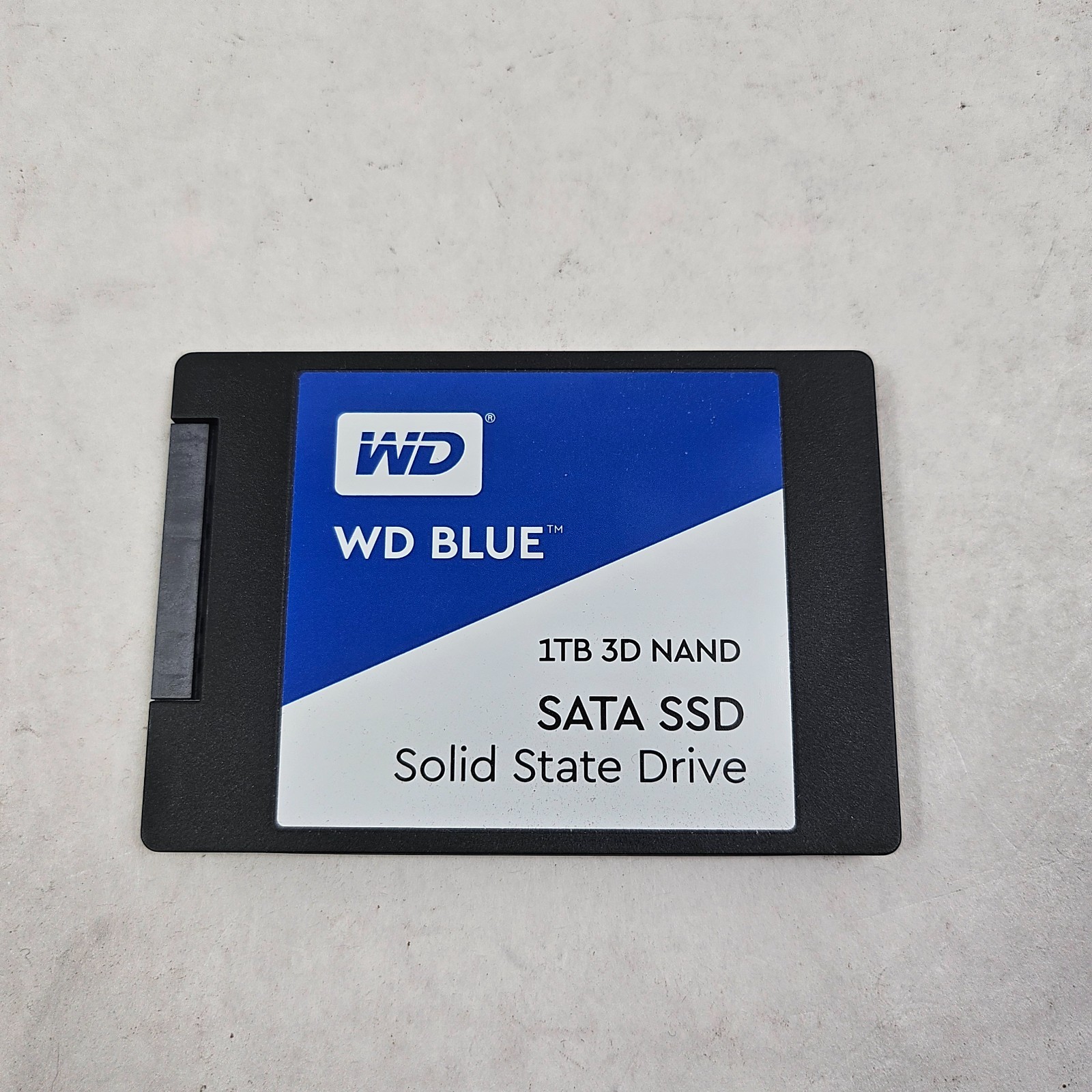 Western Digital WD Blue 3D NAND SATA 1TB, 2.5" Internal SSD (WDS100T2B0A)