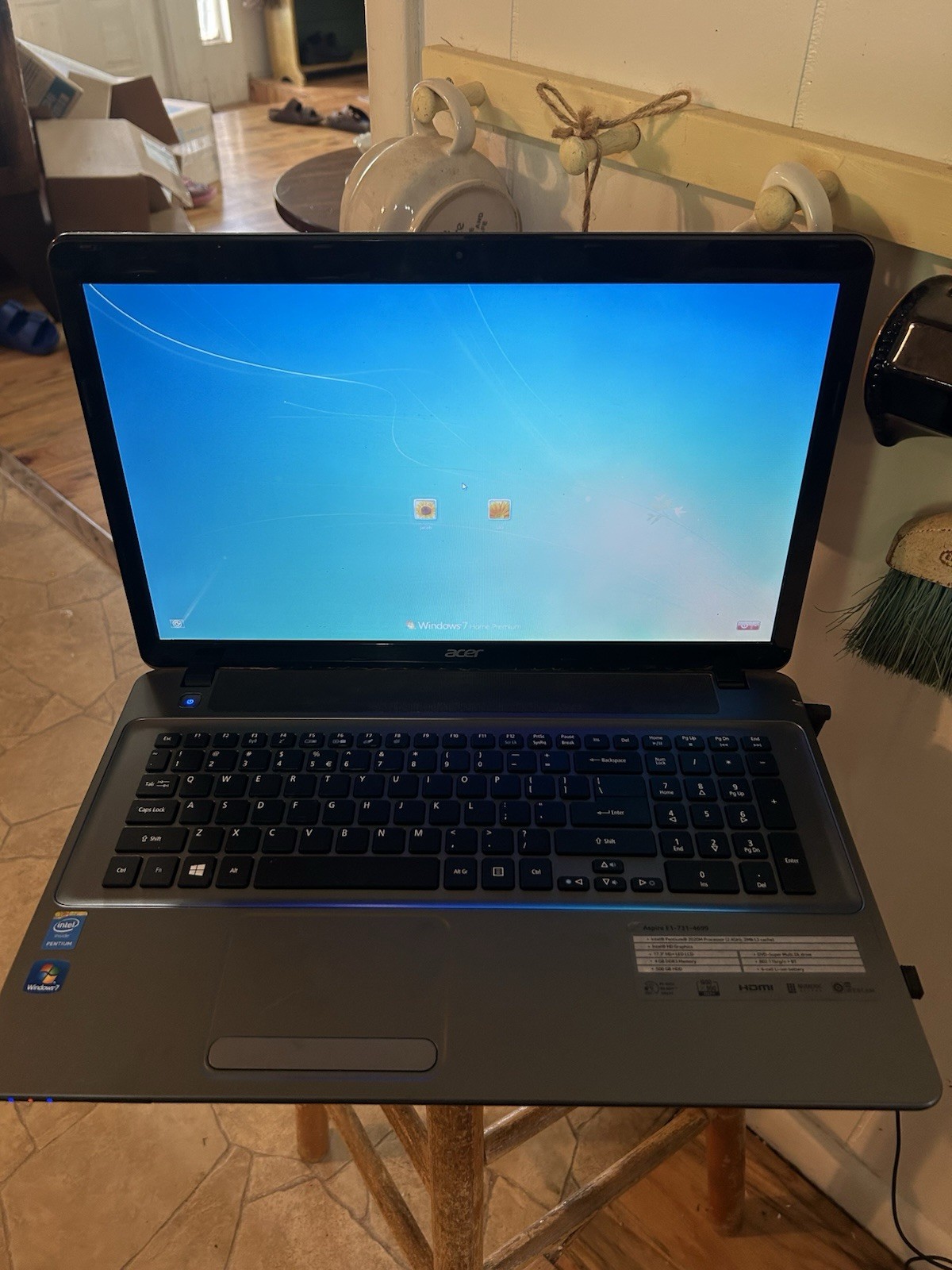 Acer Aspire E1-731-4699 17.3" HD Laptop Computer