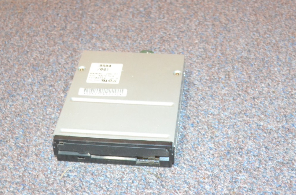 Apple (Sony) Macintosh Mac 1.44MB Internal Floppy Drive Sony MPF52A Vintage
