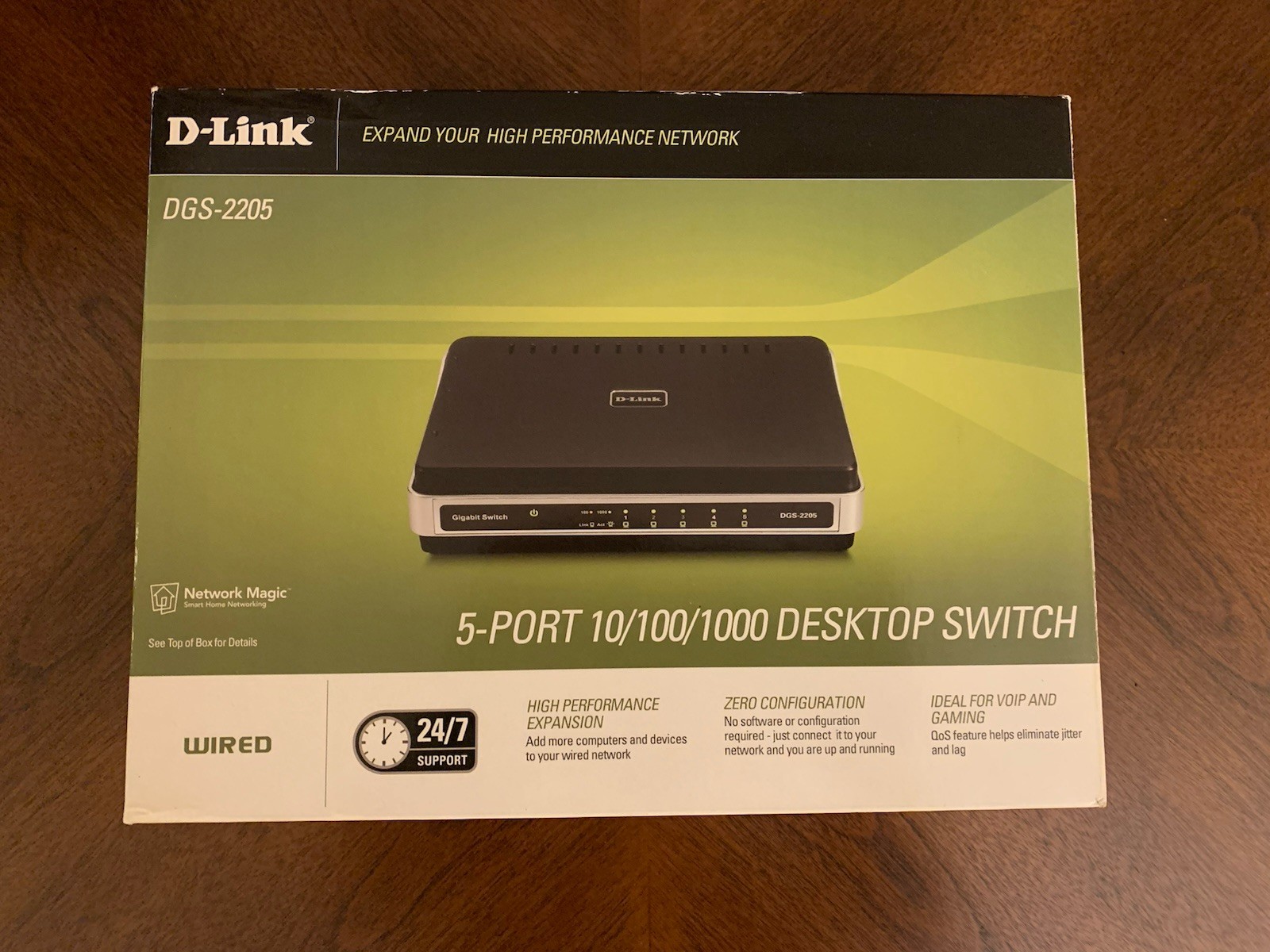 D-Link DGS-2205 5-Port 10/100/1000 Desktop Switch