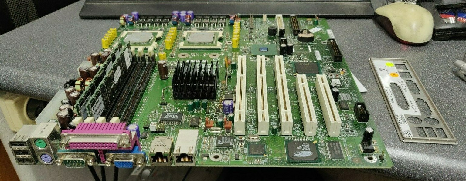 Intel SE7501CW2 C26740-304 Socket 604 Serverboard w/2x 2.4GHz CPU, 1GB & I/O 