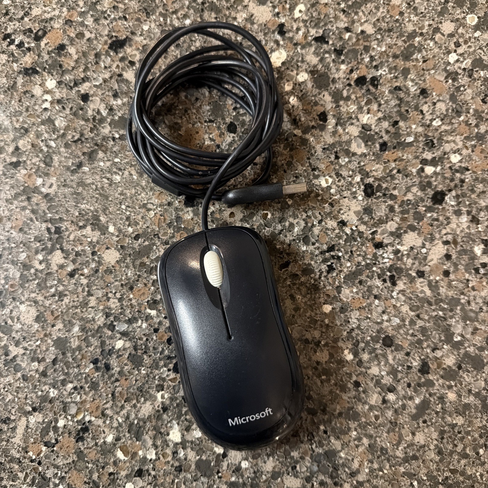 Microsoft Basic Optical Mouse V 2.0 Model 1113 USB Wired Black 