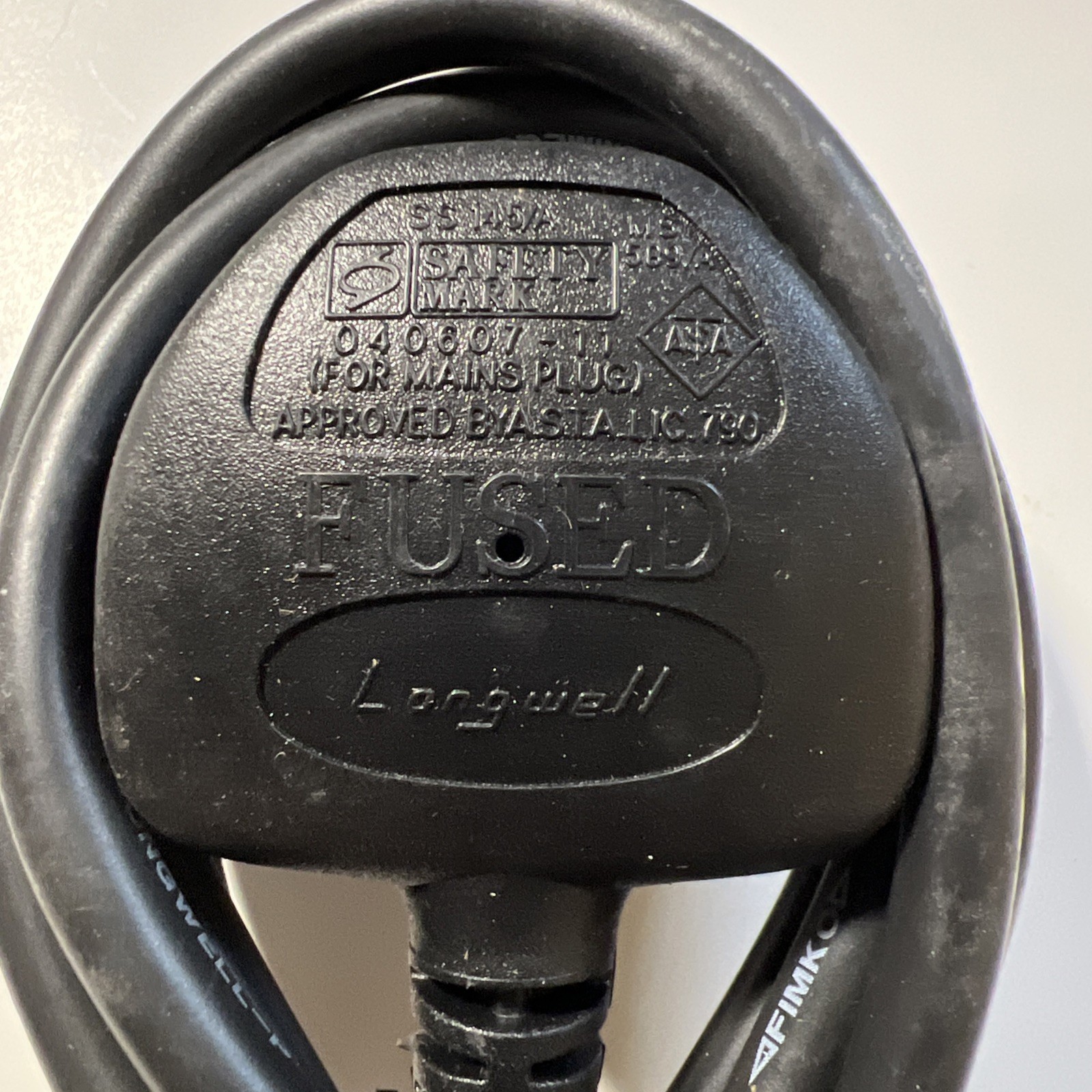 Longwell AC Power Cord BS1363 to C13 England UK with 10A Fuse