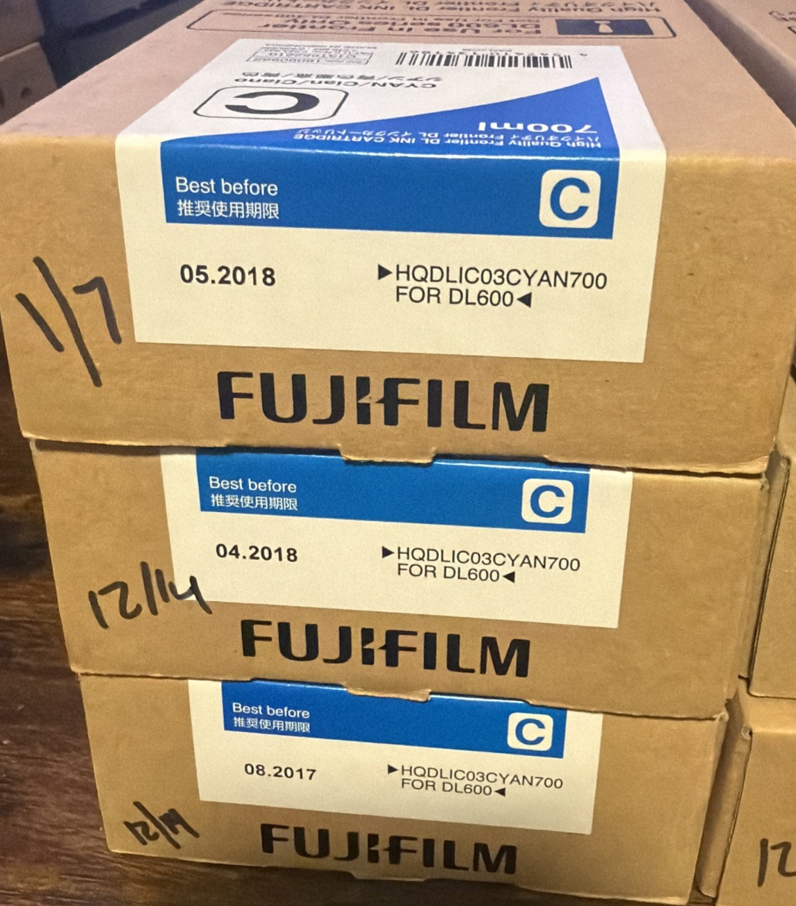 (1) Genuine Sealed Fujifilm DL600 Cyan Ink Cartridge 2018 700mL C13T652210